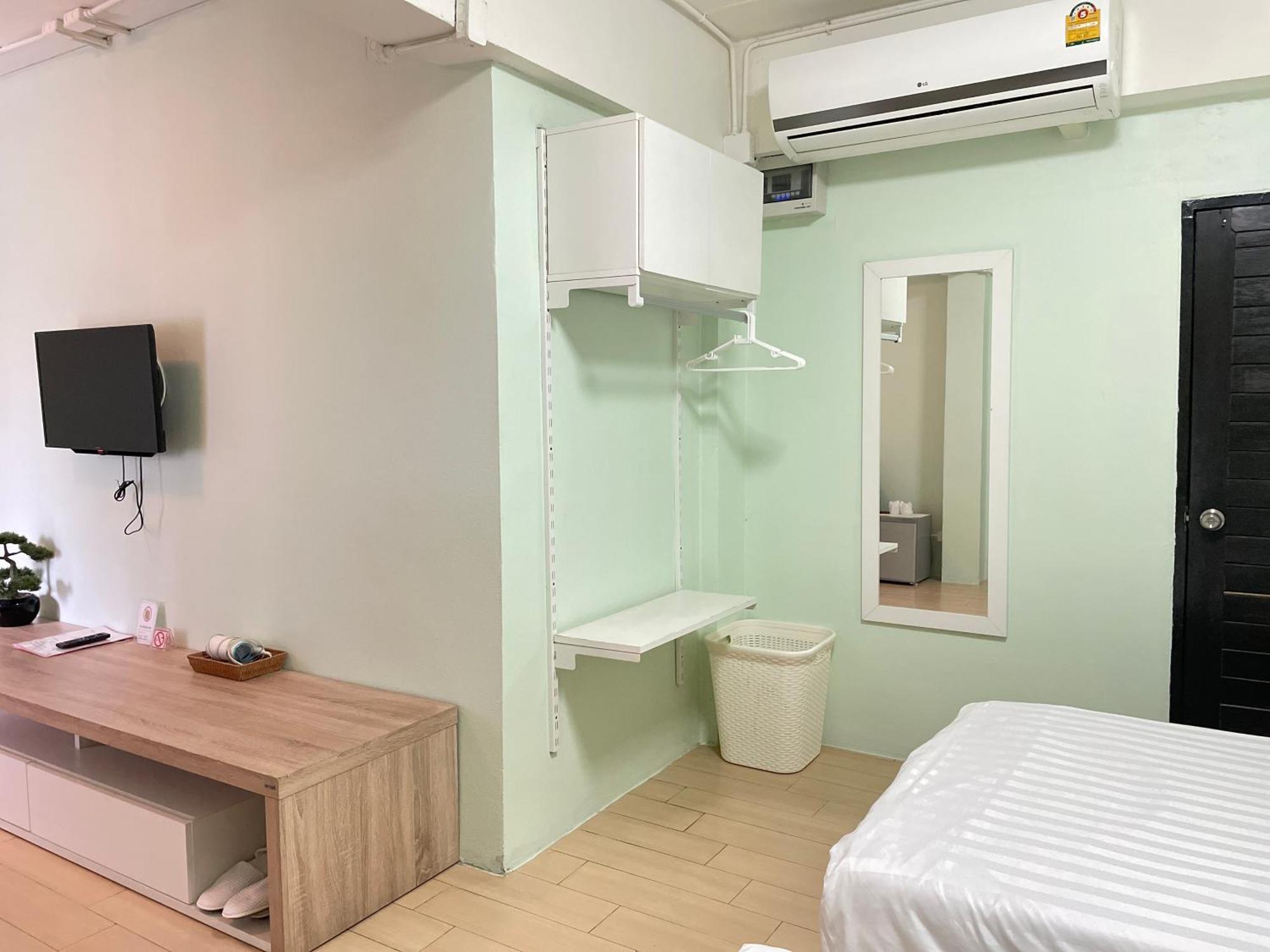 Hostel Baan Ploy In (Adults Only) Čiang Mai Exteriér fotografie
