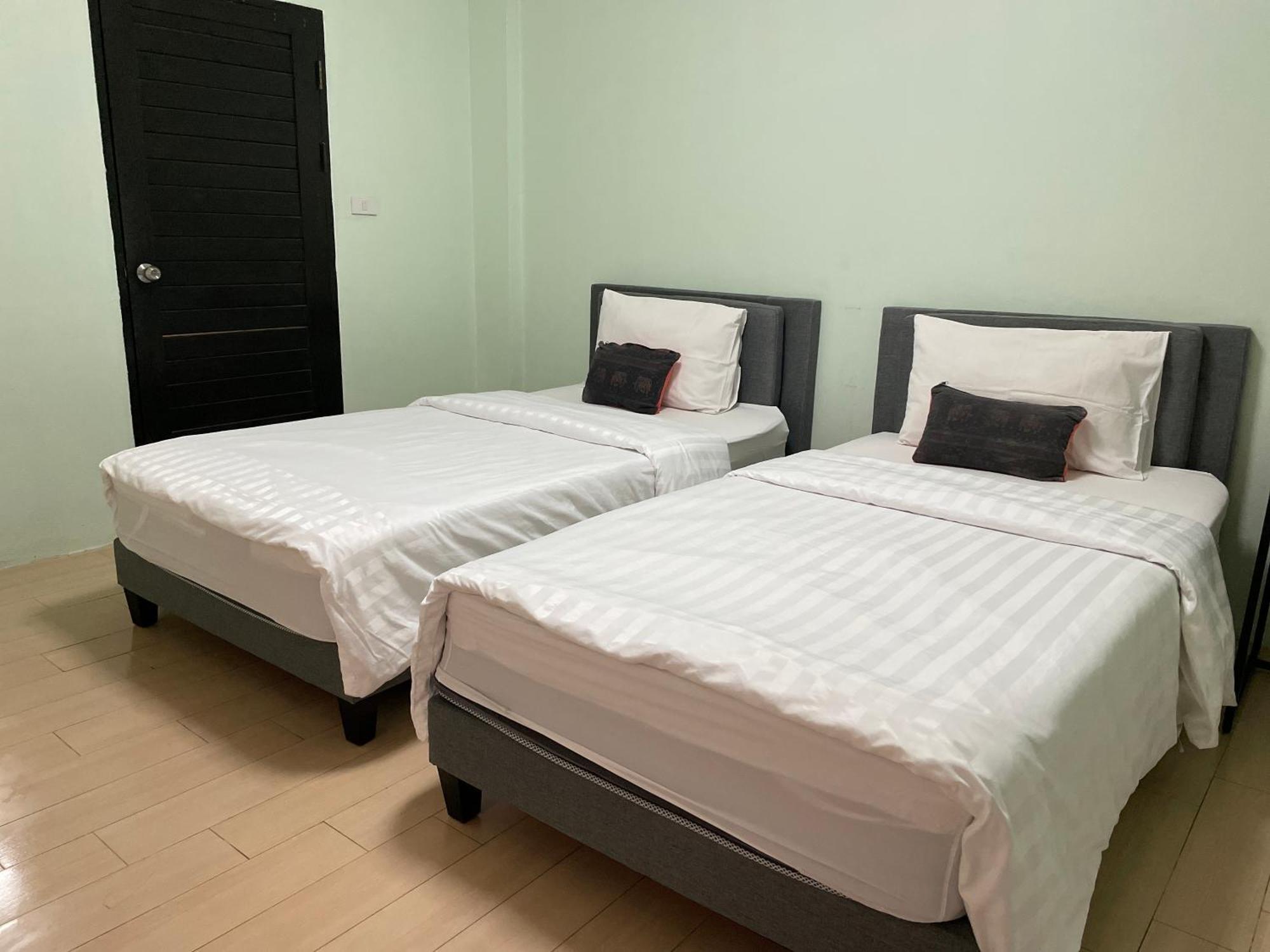 Hostel Baan Ploy In (Adults Only) Čiang Mai Exteriér fotografie